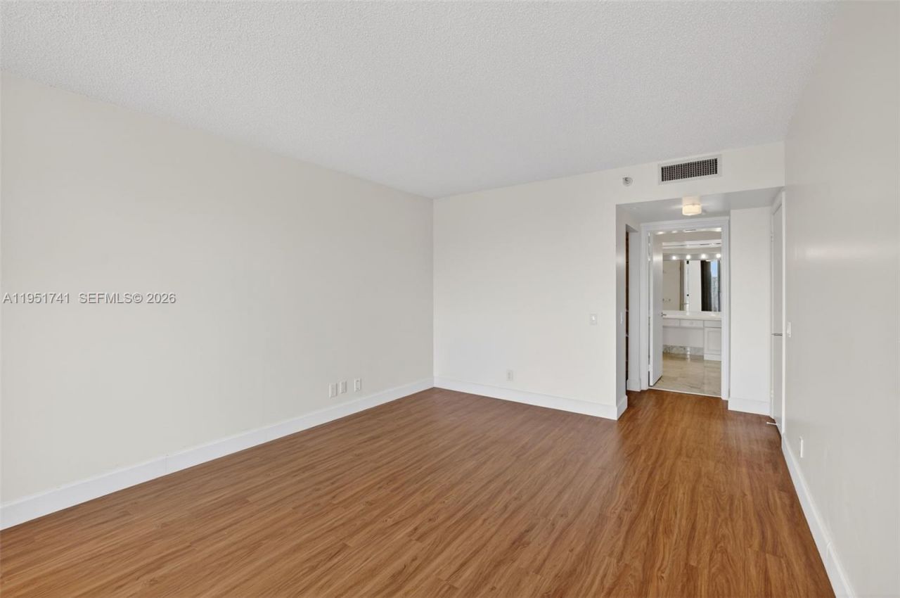 3640 Yacht Club Dr, Unit 708, Aventura, FL 33180 Photo