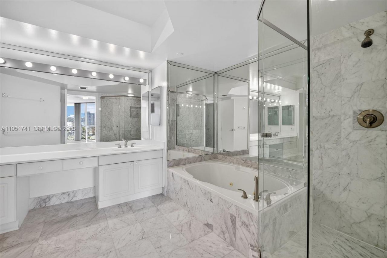 3640 Yacht Club Dr, Unit 708, Aventura, FL 33180 Photo