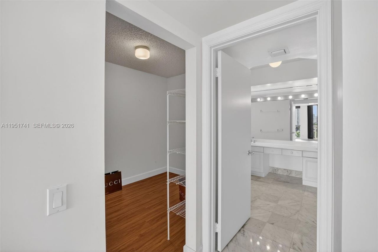 3640 Yacht Club Dr, Unit 708, Aventura, FL 33180 Photo