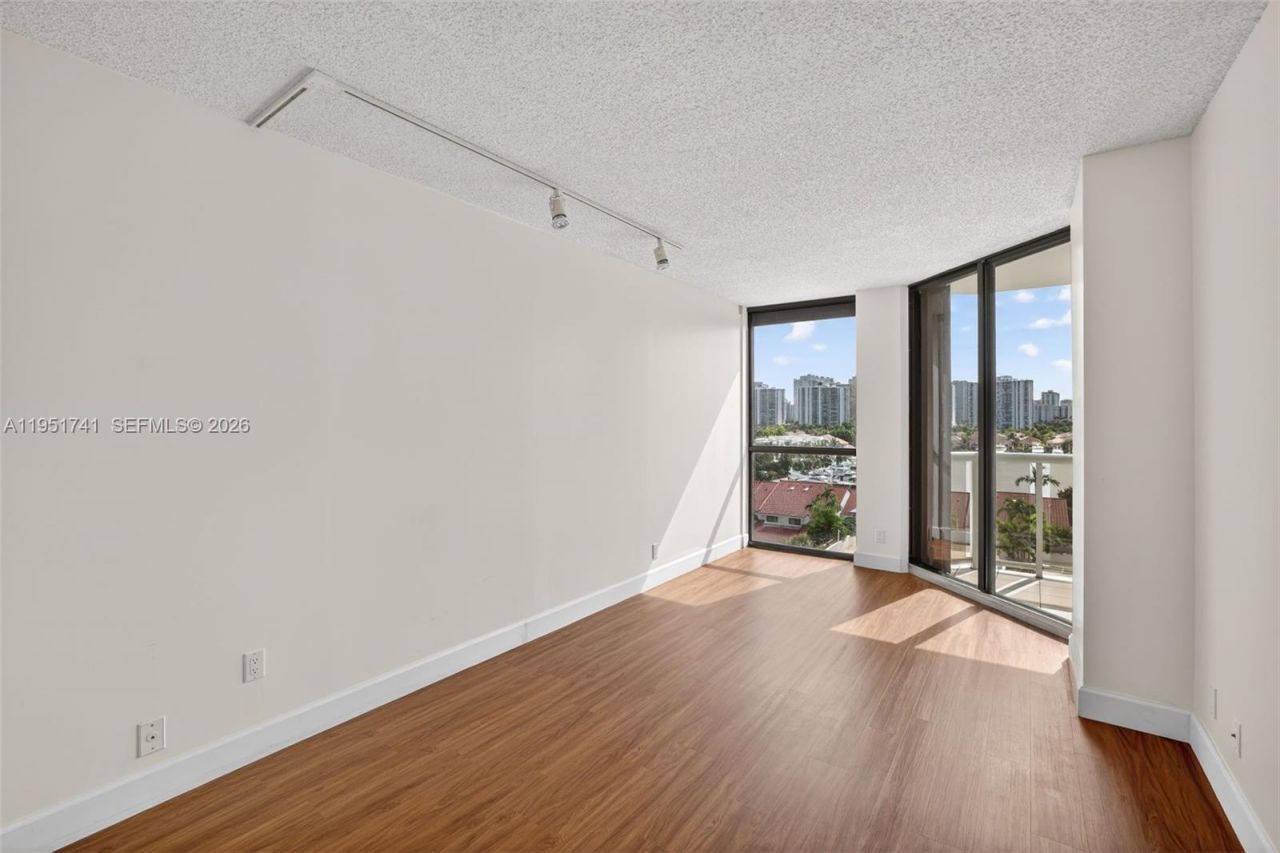 3640 Yacht Club Dr, Unit 708, Aventura, FL 33180 Photo