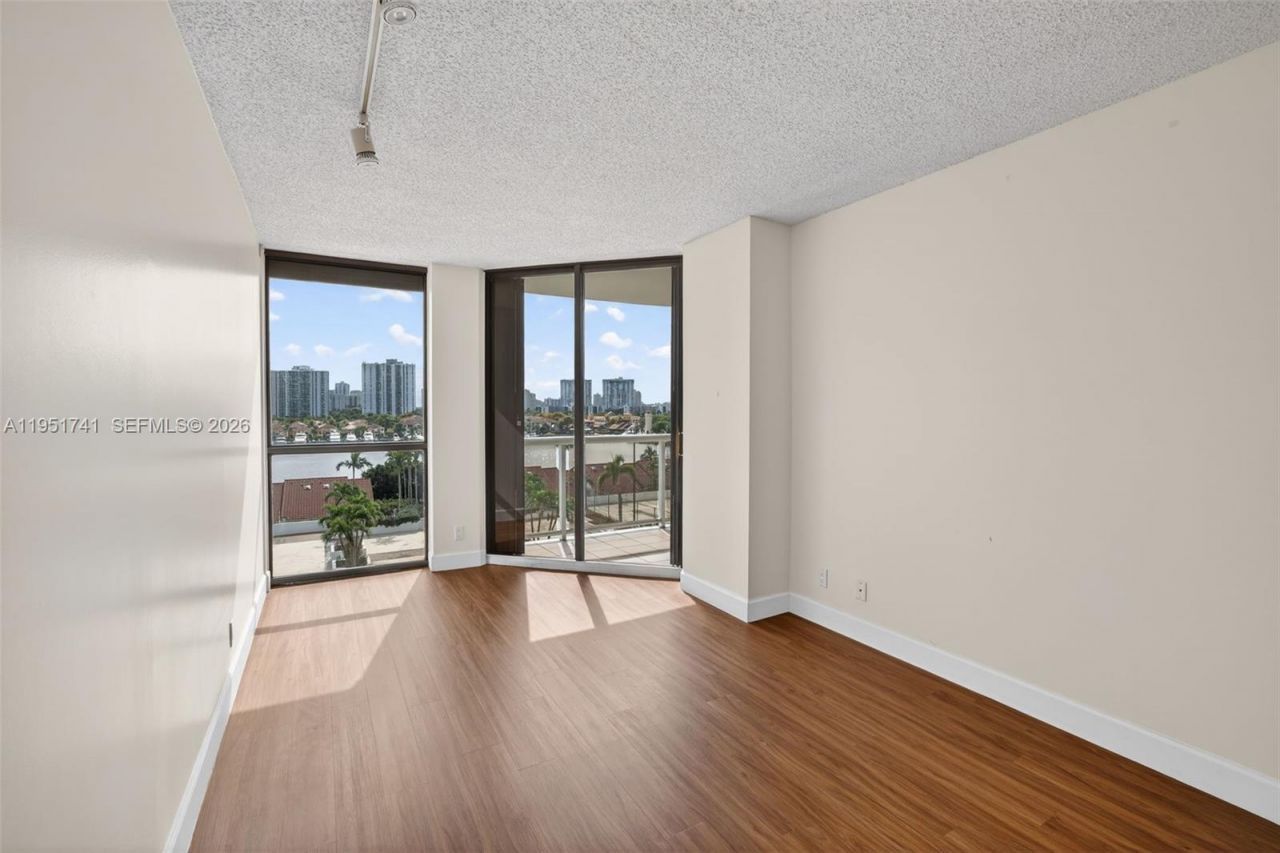 3640 Yacht Club Dr, Unit 708, Aventura, FL 33180 Photo