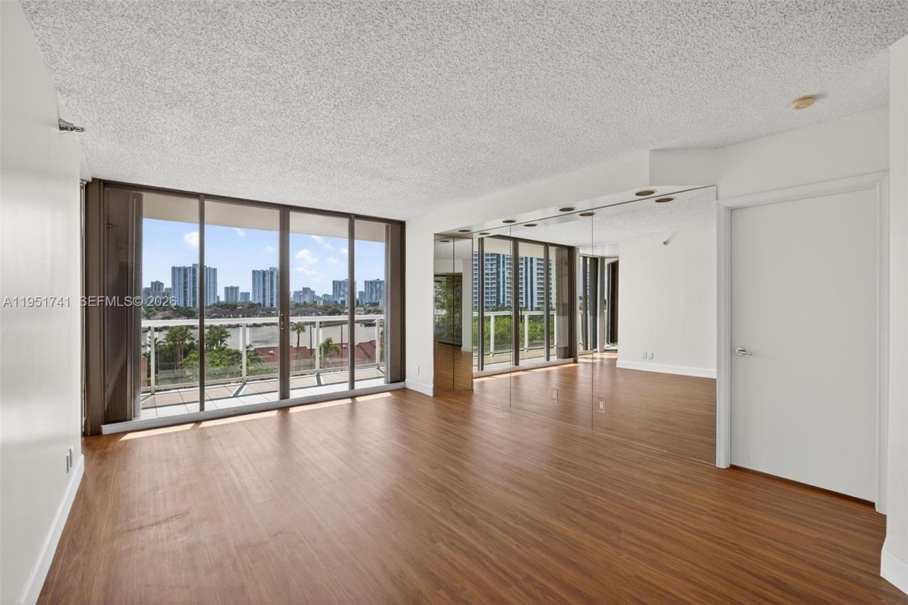 3640 Yacht Club Dr, Unit 708, Aventura, FL 33180 Photo