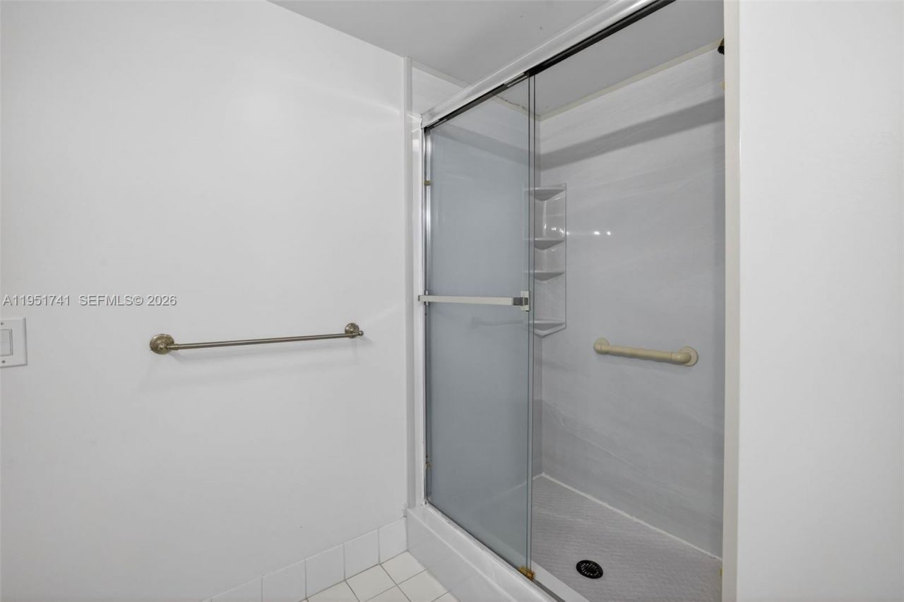 3640 Yacht Club Dr, Unit 708, Aventura, FL 33180 Photo