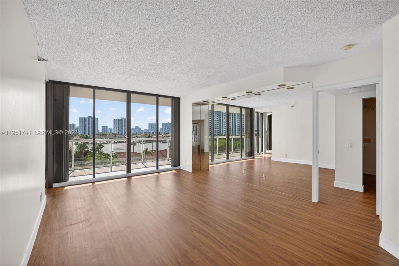 3640 Yacht Club Dr, Unit 708, Aventura, FL 33180 Photo