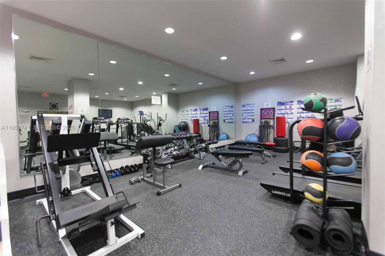 3640 Yacht Club Dr, Unit 708, Aventura, FL 33180 Photo