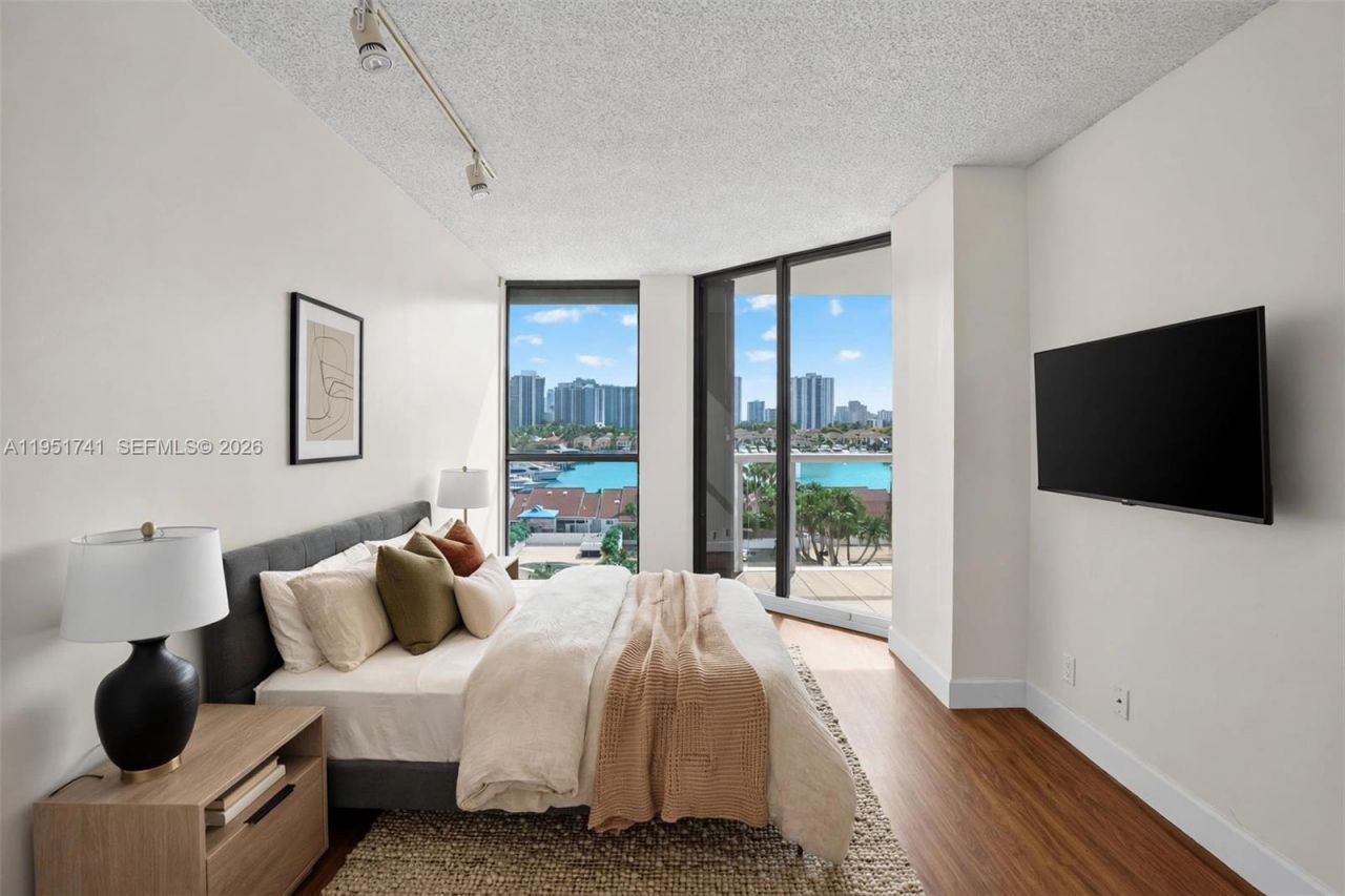 3640 Yacht Club Dr, Unit 708, Aventura, FL 33180 Photo