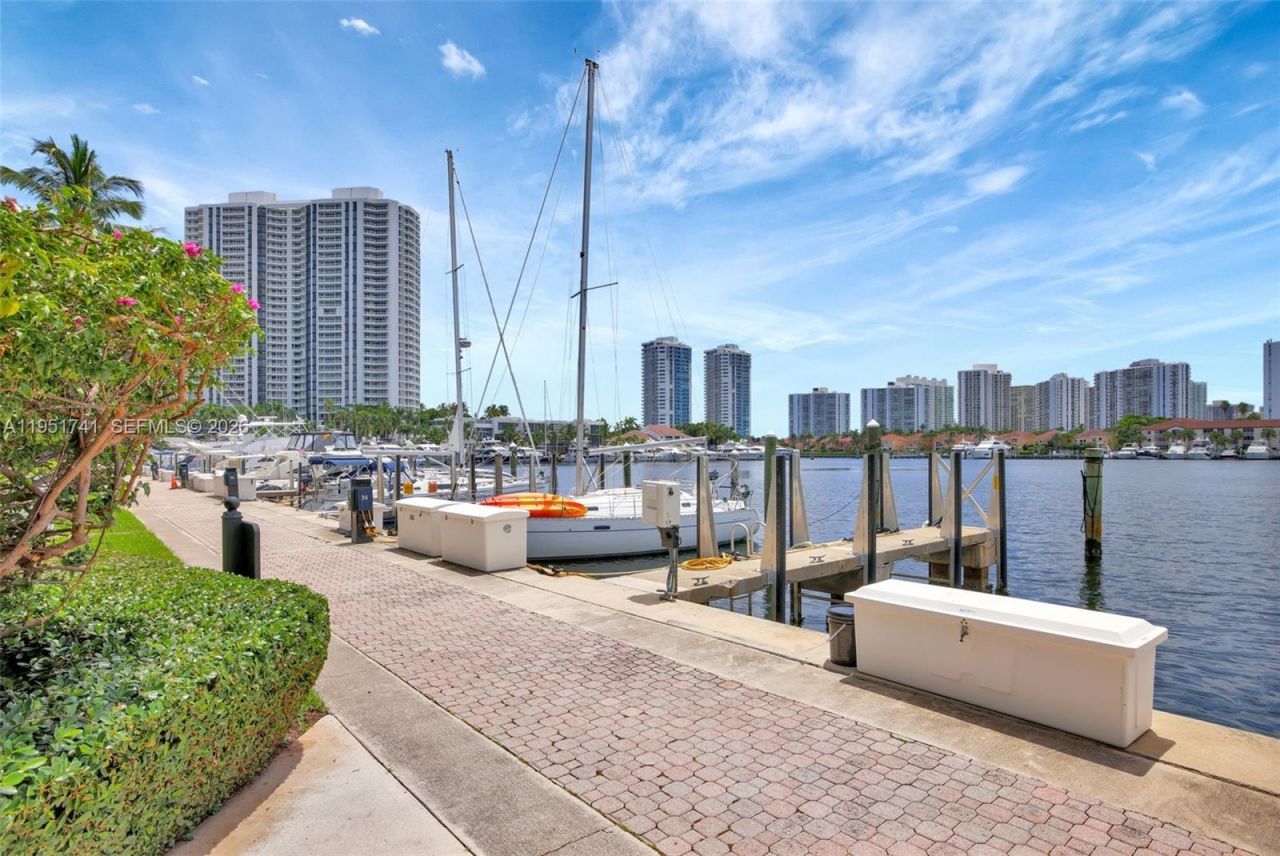 3640 Yacht Club Dr, Unit 708, Aventura, FL 33180 Photo