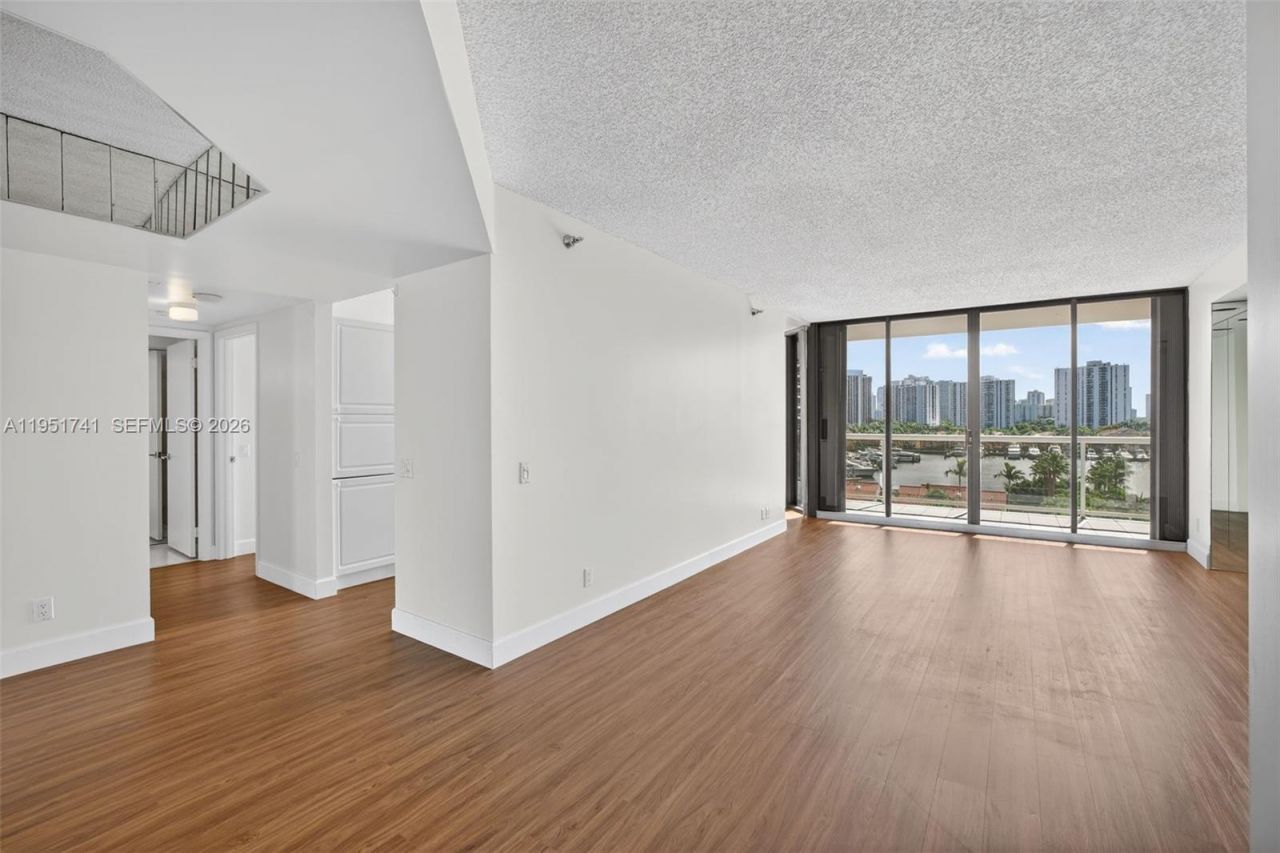 3640 Yacht Club Dr, Unit 708, Aventura, FL 33180 Photo