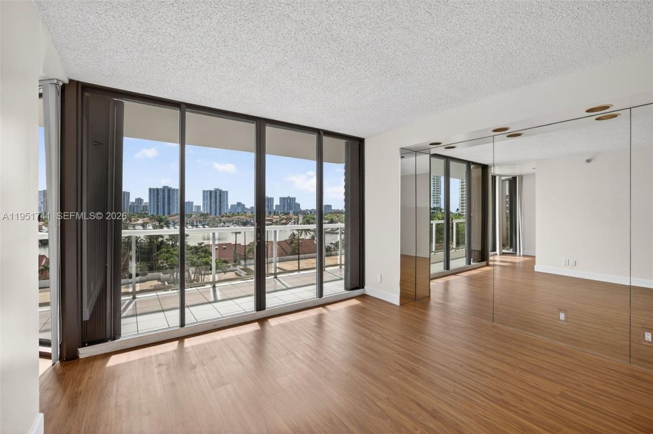 3640 Yacht Club Dr, Unit 708, Aventura, FL 33180 Photo