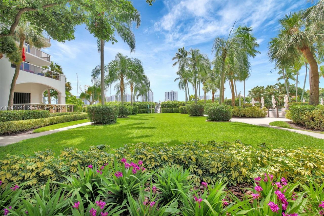 3640 Yacht Club Dr, Unit 708, Aventura, FL 33180 Photo