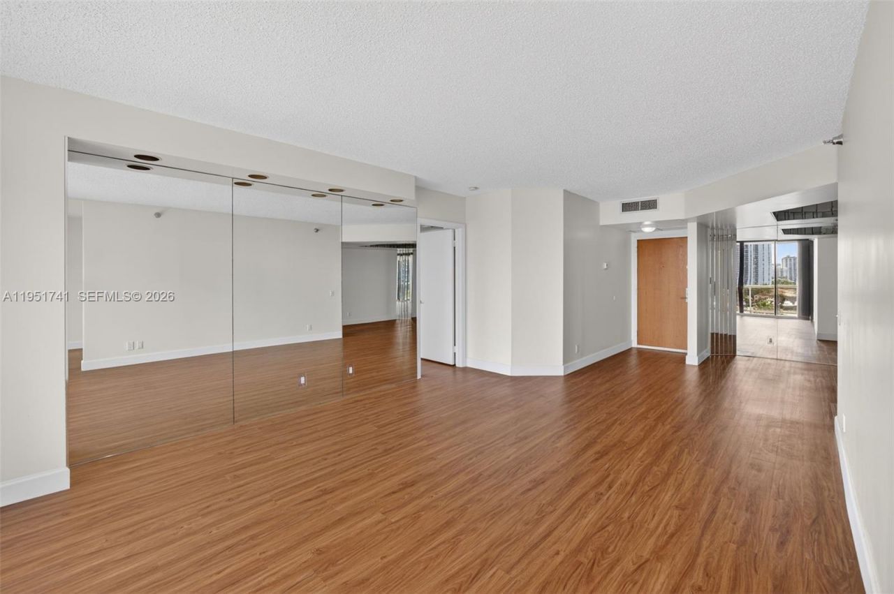 3640 Yacht Club Dr, Unit 708, Aventura, FL 33180 Photo