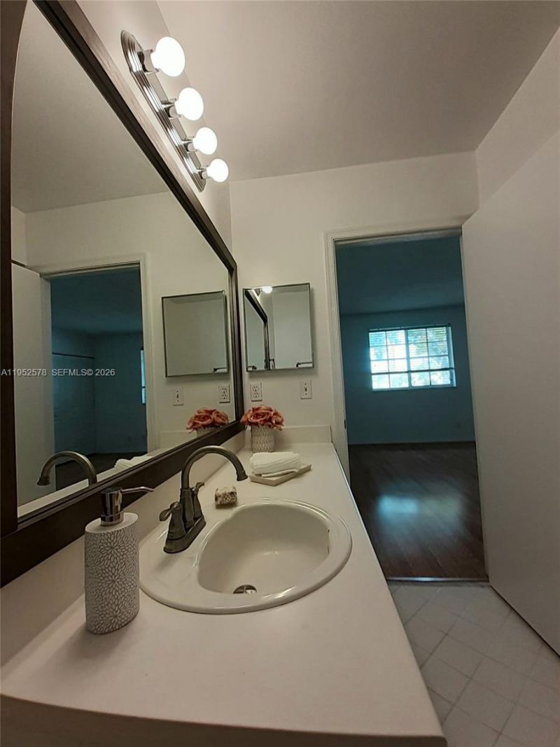 3618 San Simeon Cir, Unit 3618, Weston, FL 33331 Photo