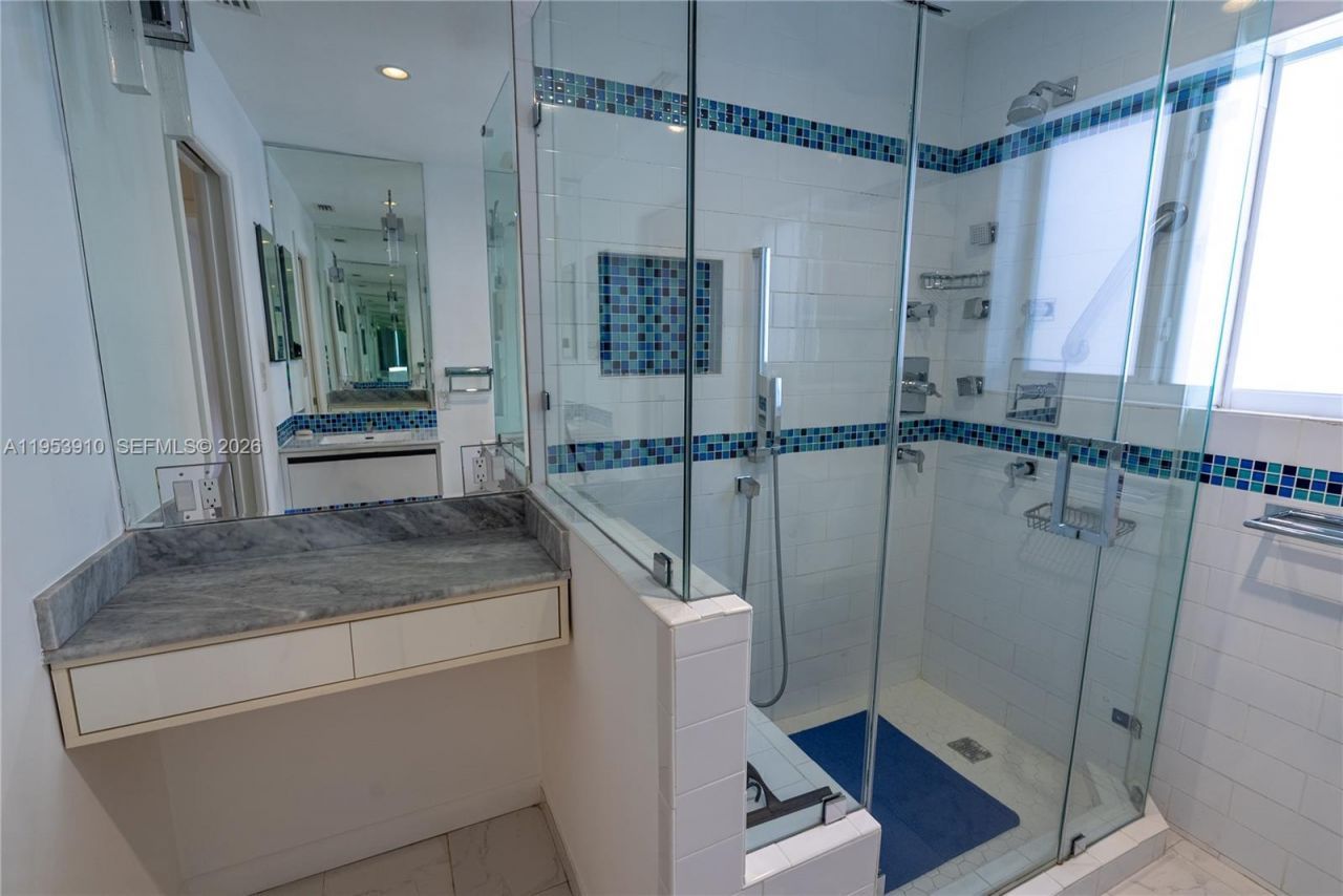 6371 Hutchinson Rd , Miami Lakes, FL 33014 Photo