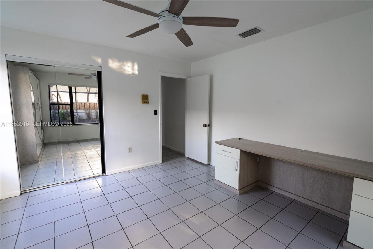 6371 Hutchinson Rd , Miami Lakes, FL 33014 Photo