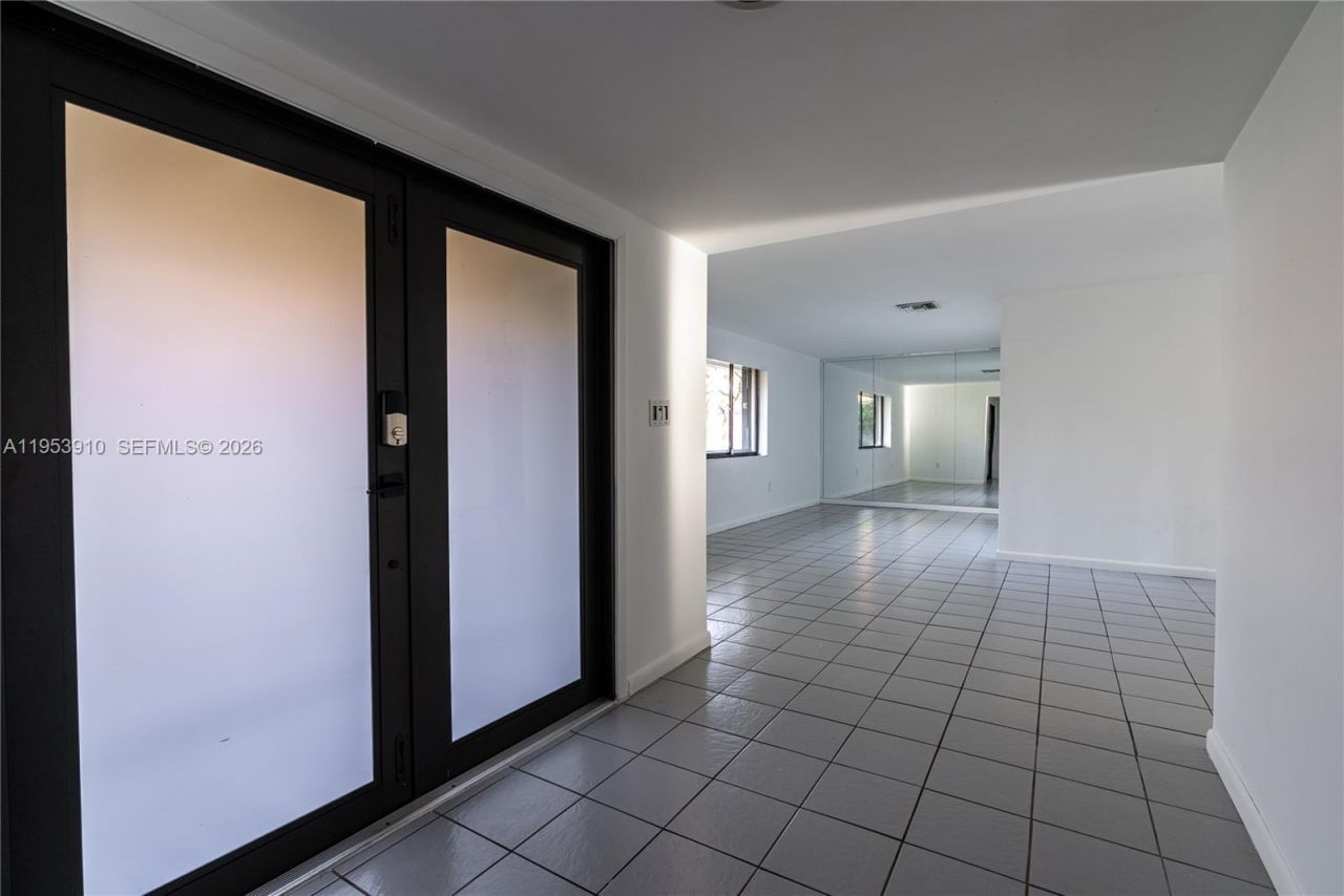 6371 Hutchinson Rd , Miami Lakes, FL 33014 Photo