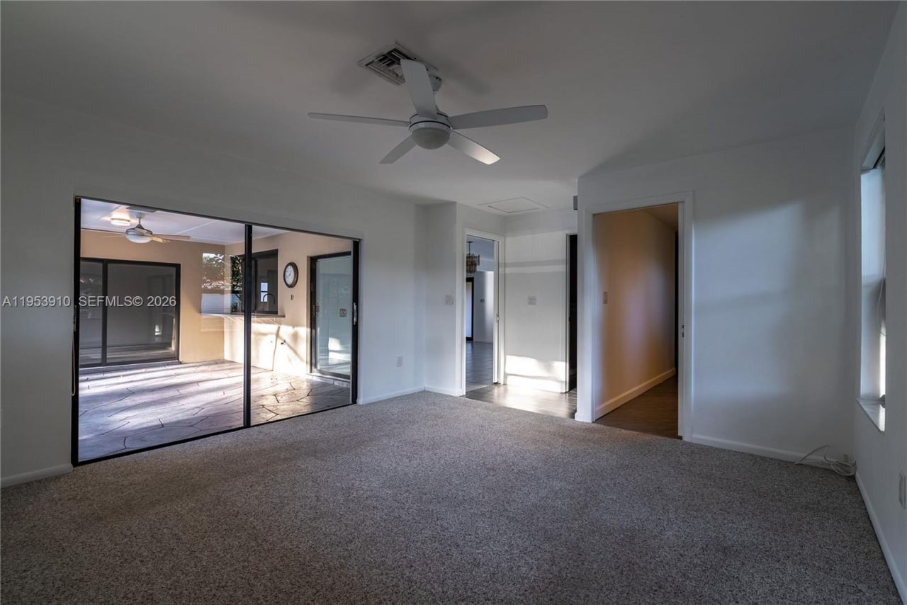 6371 Hutchinson Rd , Miami Lakes, FL 33014 Photo