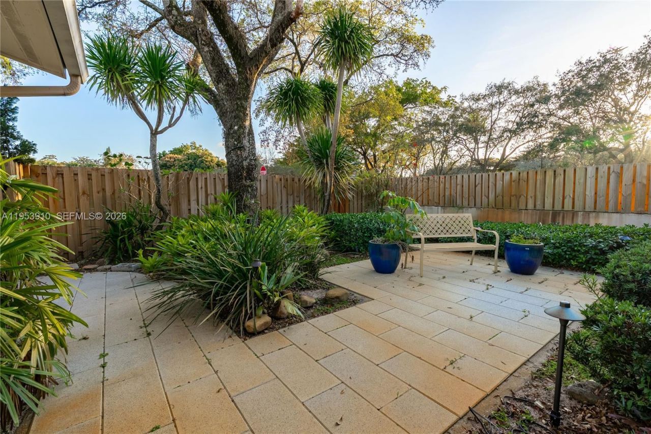 6371 Hutchinson Rd , Miami Lakes, FL 33014 Photo