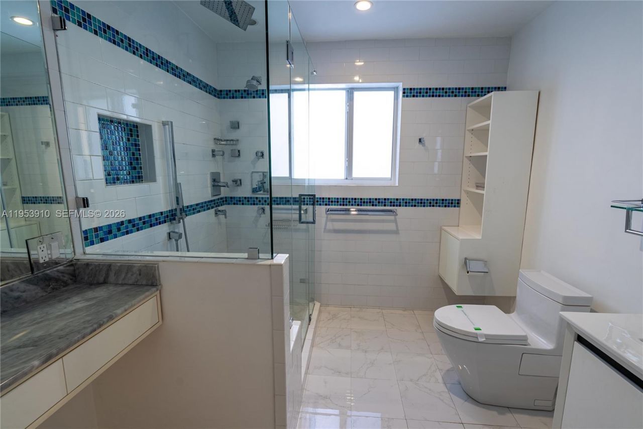 6371 Hutchinson Rd , Miami Lakes, FL 33014 Photo