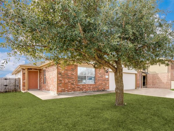 133 Sylvan ST, Hutto, TX 78634