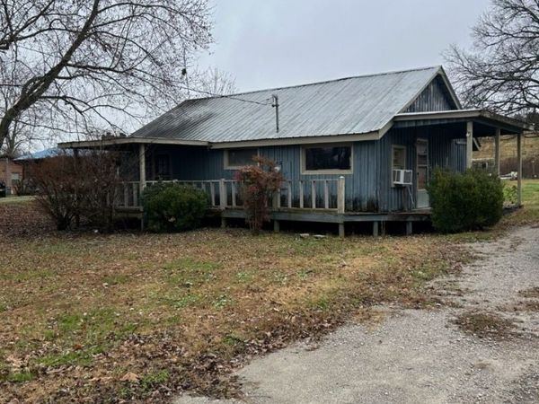 3290 Water Tank Rd, Cowan, TN 37318