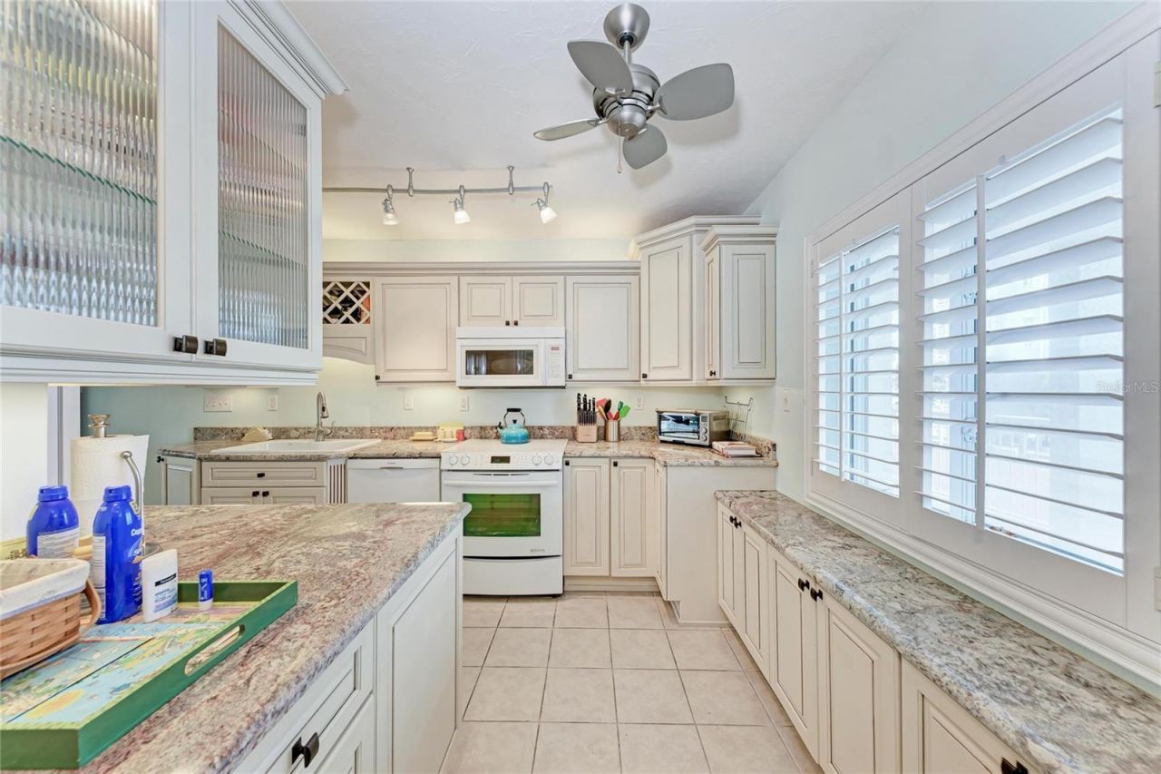 5200 Gulf Drive, Unit 107, Holmes Beach, FL 34217 Photo