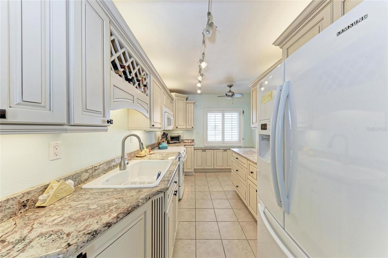 5200 Gulf Drive, Unit 107, Holmes Beach, FL 34217 Photo