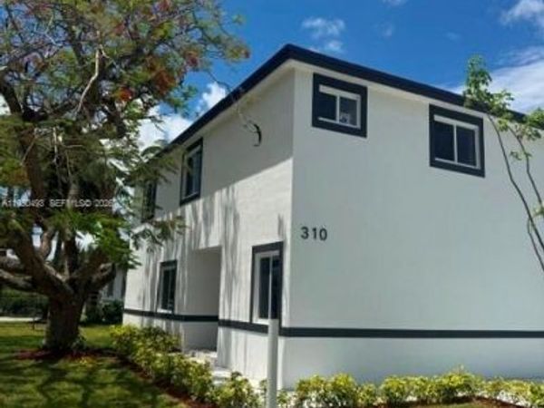 310 NW 6 st, Homestead, FL 33030