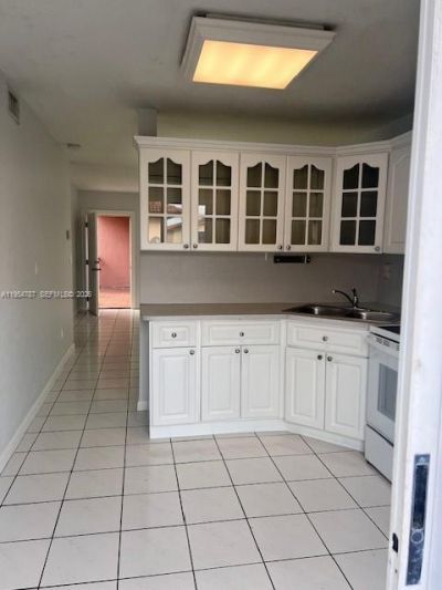 2310 W 74th St, Unit 203, Hialeah, FL 33016 Photo