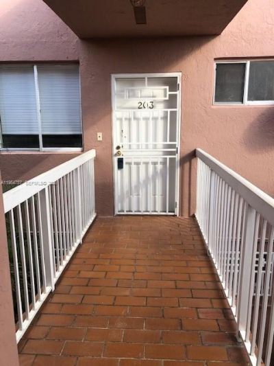 2310 W 74th St, Unit 203, Hialeah, FL 33016 Photo
