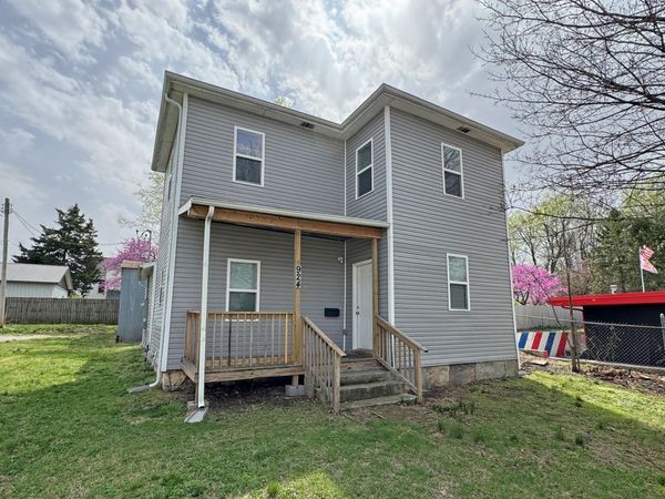 924 W College Street, Springfield, MO 65806