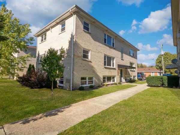 740 E North Broadway Street, Unit B, Lombard, IL 60148