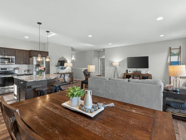 5371 LITTLE BLUESTEM Drive, McFarland, WI 53558