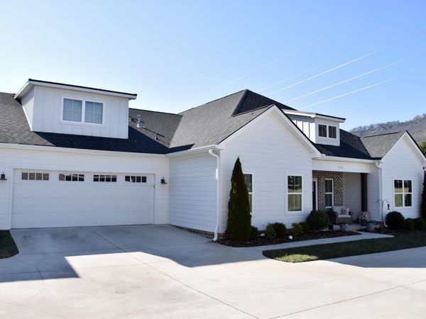 3346 Stone Creek Drive, Chattanooga, TN 37405