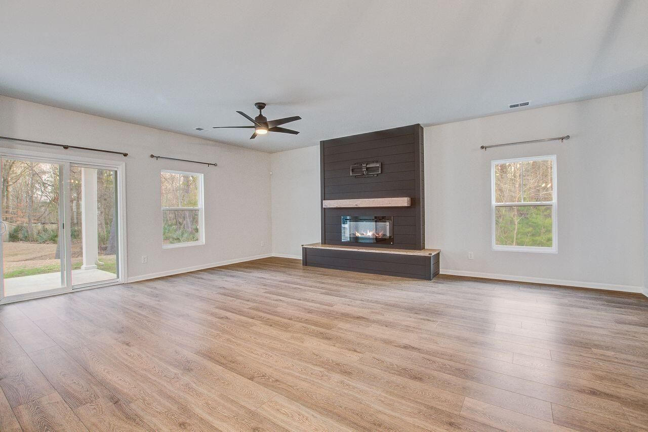 695 Jancus Street Photo 12