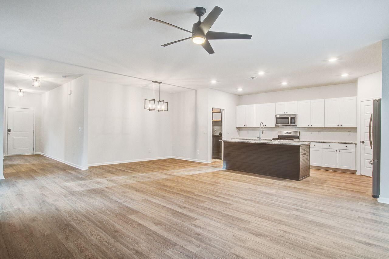 695 Jancus Street Photo 13