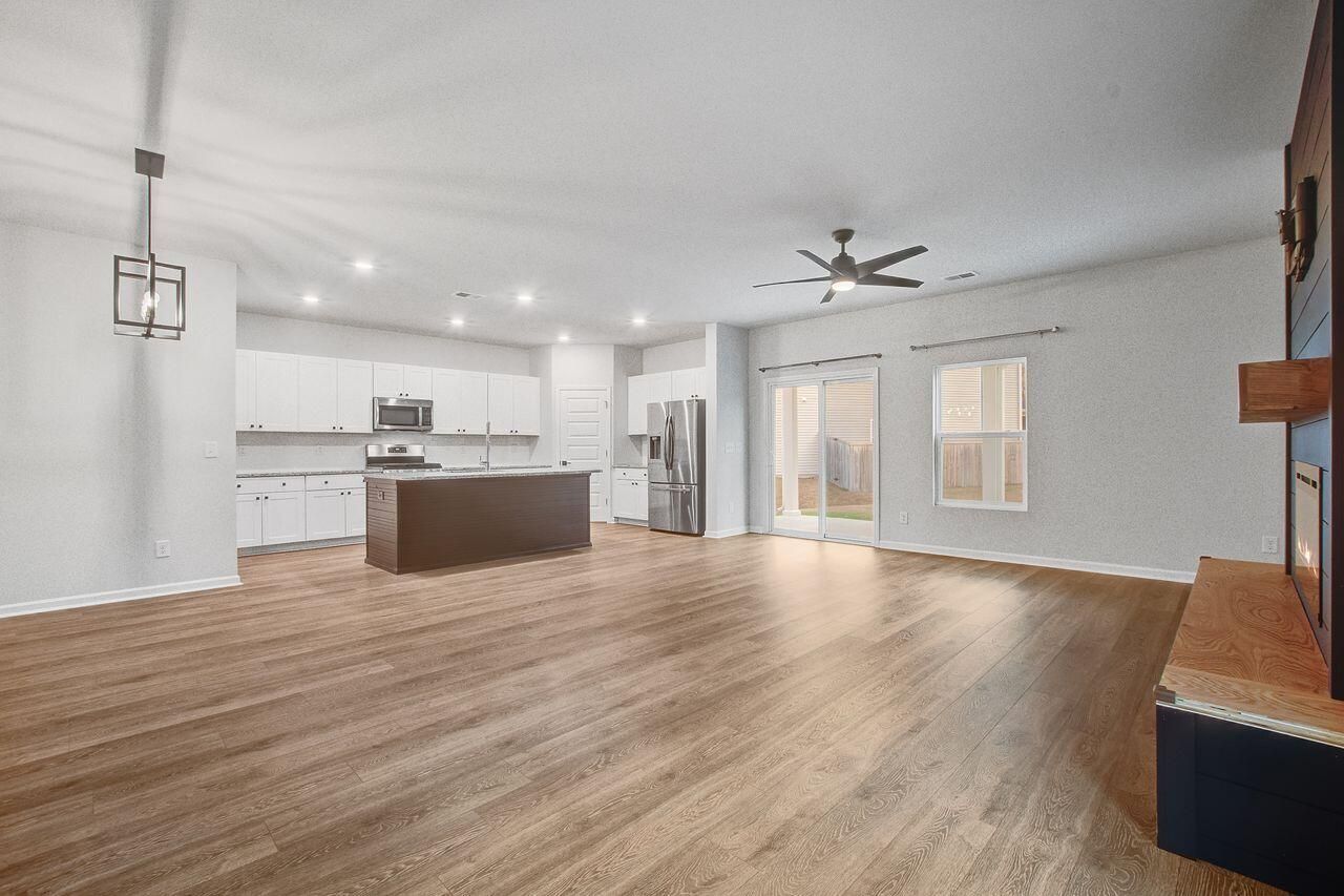 695 Jancus Street Photo 15