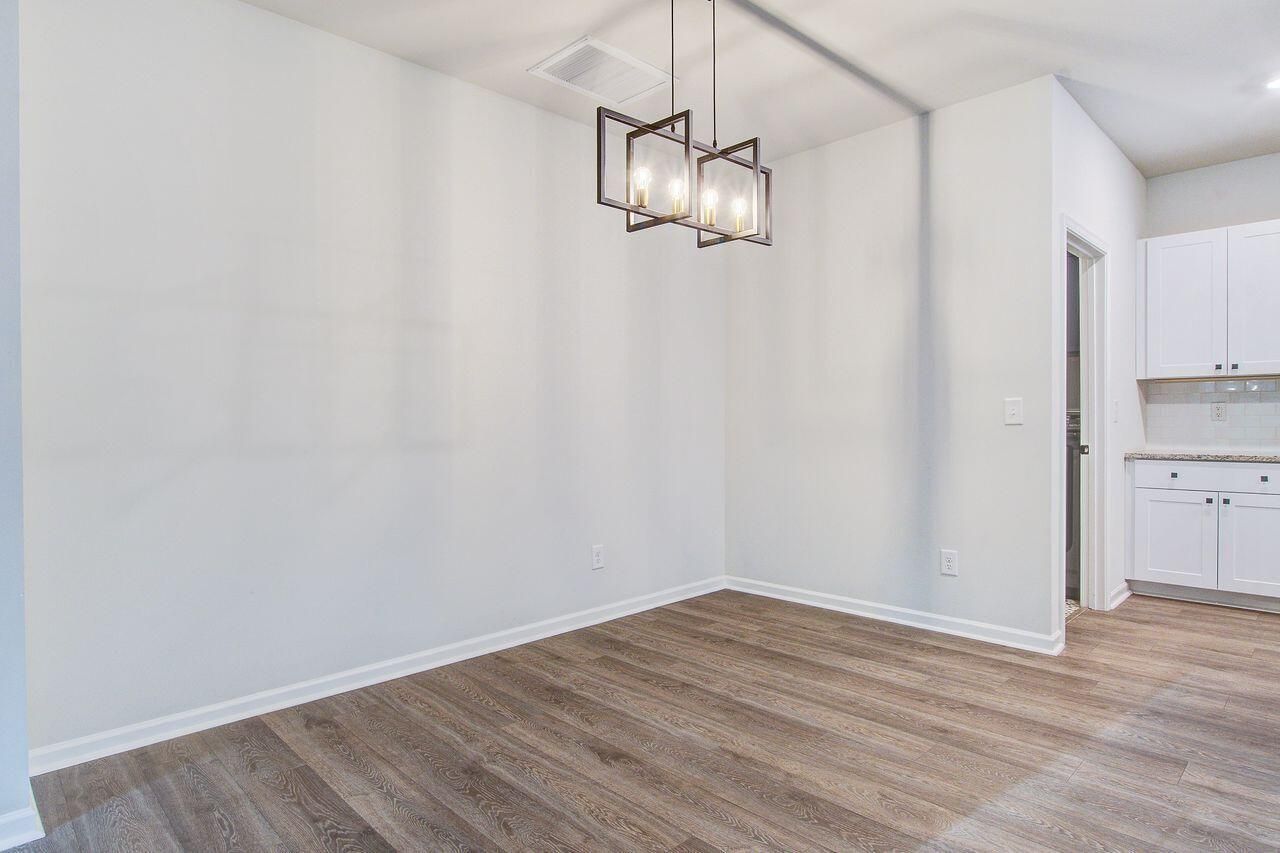 695 Jancus Street Photo 16