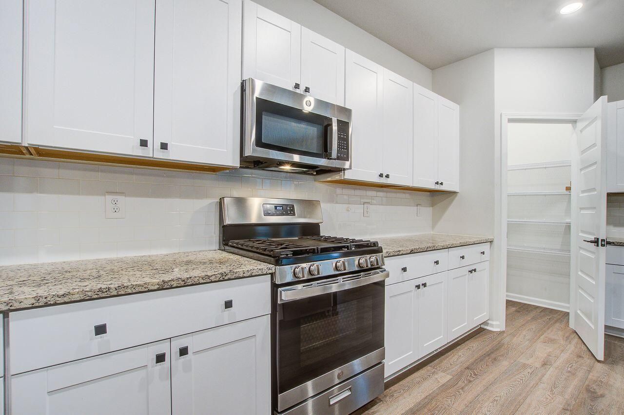 695 Jancus Street Photo 20