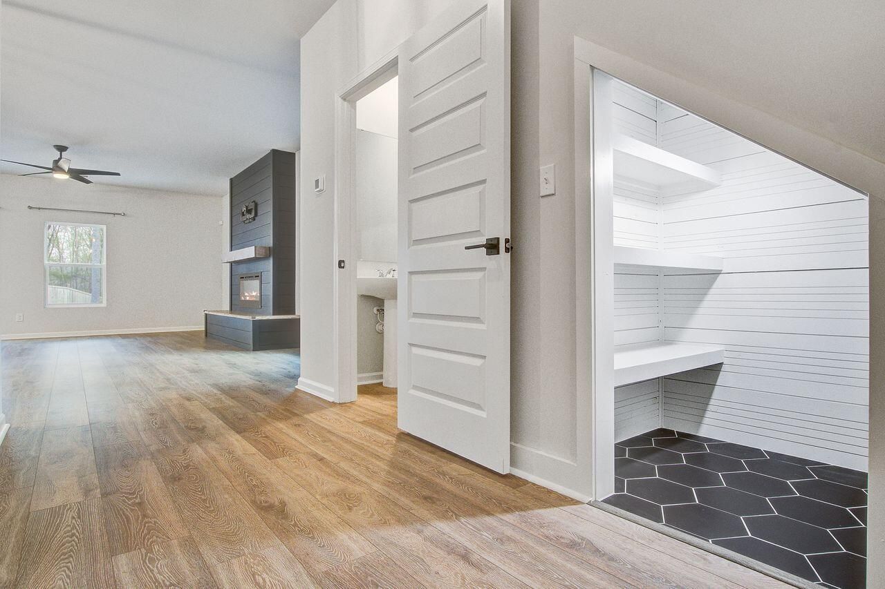 695 Jancus Street Photo 25