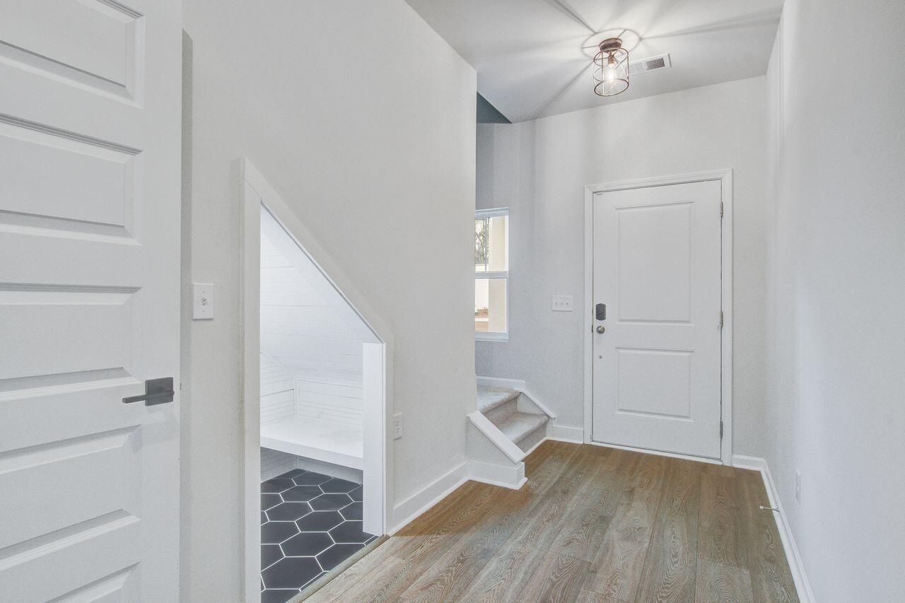 695 Jancus Street Photo 27