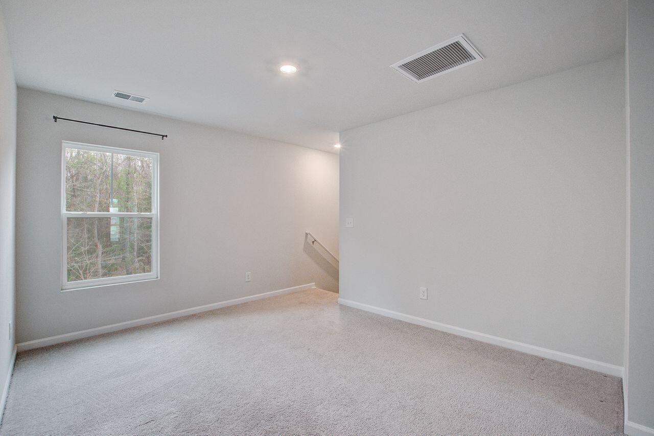 695 Jancus Street Photo 29