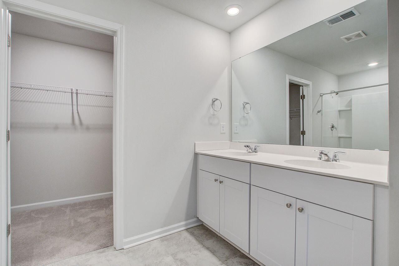 695 Jancus Street Photo 32