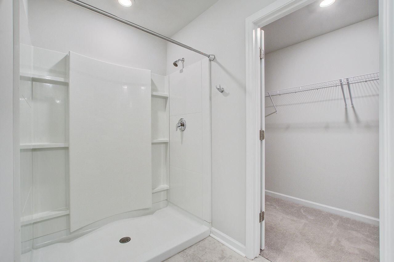 695 Jancus Street Photo 33