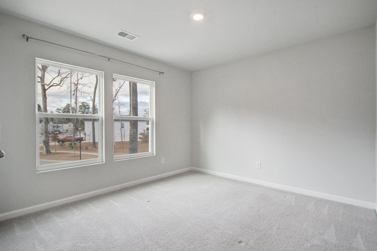 695 Jancus Street Photo 42