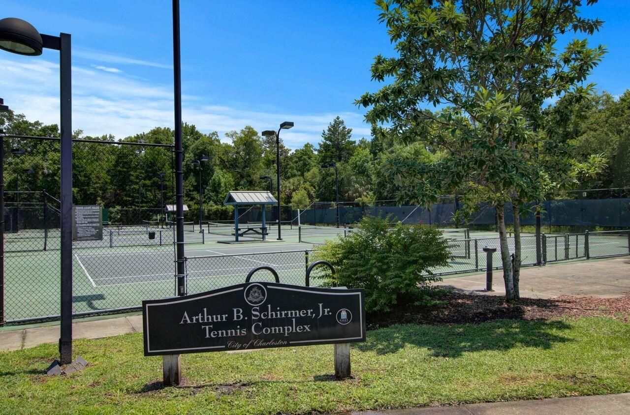 695 Jancus Street Photo 44