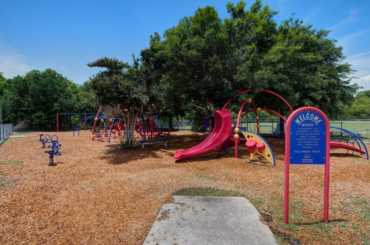 695 Jancus Street Photo 47