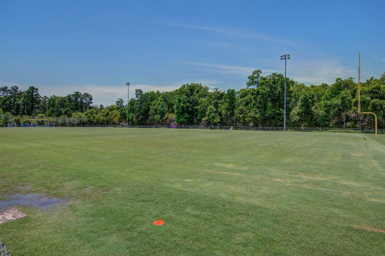 695 Jancus Street Photo 49