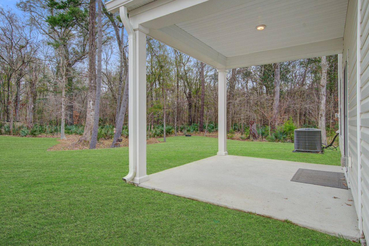 695 Jancus Street Photo 5