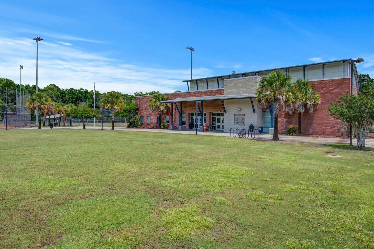 695 Jancus Street Photo 50