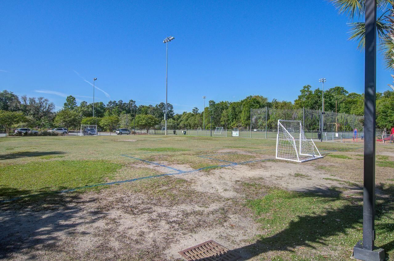 695 Jancus Street Photo 51